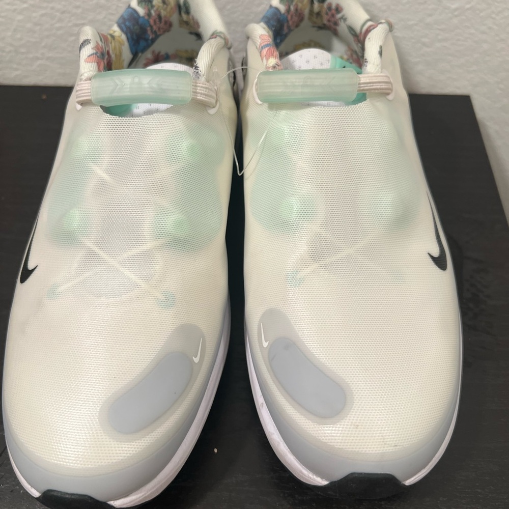 Nike White Golf Sneakers with Floral Trim - Picture 3 of 6
